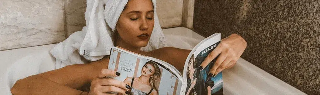 Ουδέτερη φωτογραφία γυναικεία στην μπανιέρα – Αυξητική Στήθους Θεσσαλονίκη